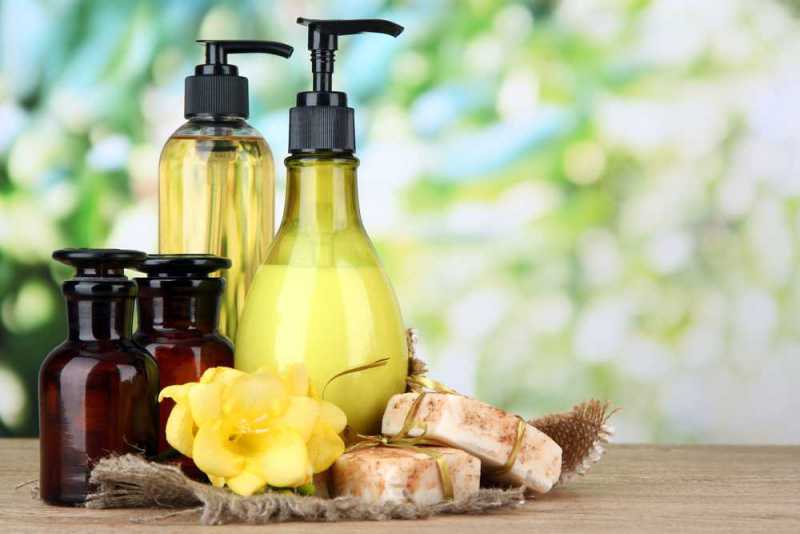 Which is better, natural cosmetics or plant-based ones?